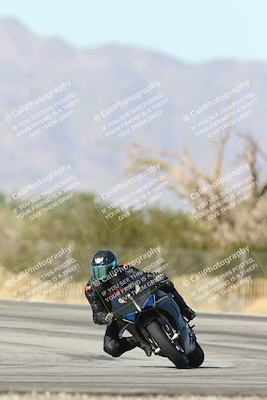 media/Dec-01-2025-Moto Forza (Mon) [[2daa91e15f]]/2-Intermediate Group/Session 3 (Turn 3)/